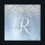 Blue Brushed Metal Silver Glitter Monogram Name Magneet<br><div class="desc">Pas dit trendy chic magnet-ontwerp met  zilveren mousserend glitter op een blauwe,  geborstelde metalen achtergrond eenvoudig aan.</div>