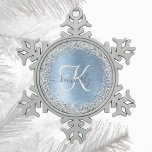 Blue Brushed Metal Silver Glitter Monogram Name Tin Sneeuwvlok Ornament<br><div class="desc">Pas dit trendy snowflake met kerstsiervormig design met  zilveren mousserende glitter op een blauwe,  geborstelde metalen achtergrond eenvoudig aan.</div>