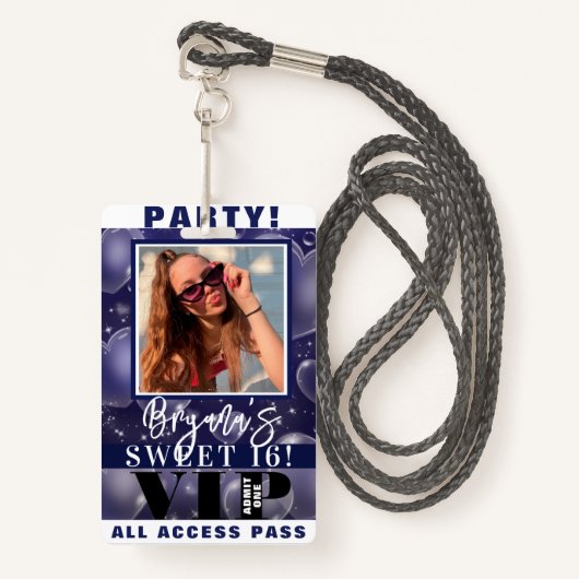 Blue Bubble Hearts Birthday Party VIP Pass Badge (Voorkant met draagriem)