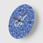 Blue Bubble Stippen Monogram wandklok (Hoek)