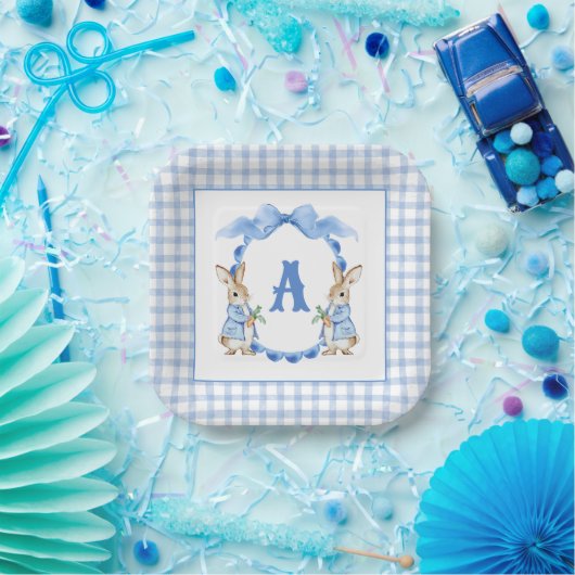 Blue Bunny Rabbit Gingham Monogram Crest Papieren Bordje (Feest)