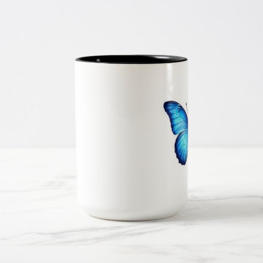 “Blue Butterfly Aesthetic Mug – Elegant Design” Tweekleurige Koffiemok (Center)