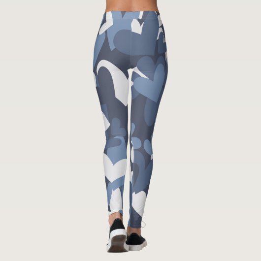 Blue Camo Hearts Patterned | LEGGINGS (Achterkant)