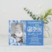 Blue Camouflage / Camo Foto First Birthday Party Kaart (Staand voorkant)