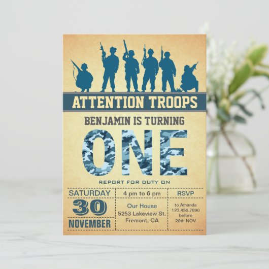 Blue Camouflage First Birthday Uitnodiging (Staand voorkant)