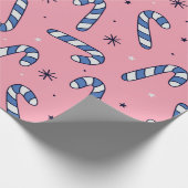 Blue Candy Canes op roze vakantiepatroon Cadeaupapier (Hoek)