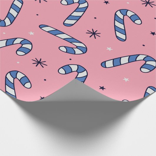 Blue Candy Canes op roze vakantiepatroon Cadeaupapier (Hoek)
