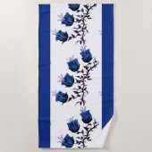 Blue Canterbury Bells op vine Flowers Strandlaken (Voorkant)