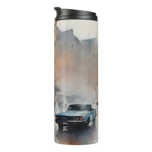  Blue Car in Foggy Cityscape Thermosbeker (Geroteerd rechts)