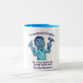 BLUE Cartoon Surgeon With Hammer And Saw Print Tweekleurige Koffiemok