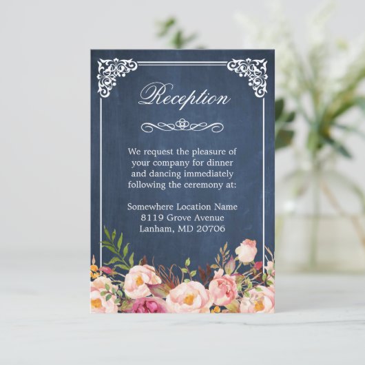 Blue Chalkboard Rustic Floral Wedding Reception Informatiekaartje (Staand voorkant)