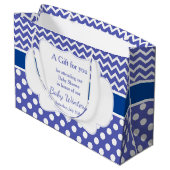 Blue Chevron & White Polka Dots Baby shower Party Groot Cadeauzakje (Achterkant Gekanteld)