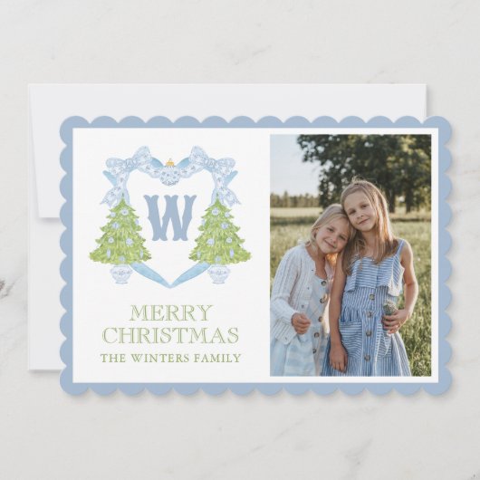 Blue Chinoiserie Christmas Tree Monogram Crest Feestdagenkaart (Voorkant)