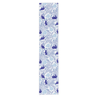 Blue Chinoiserie Konijn- Konijn & Bloemkunst Korte Tafelloper