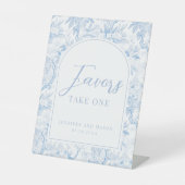Blue Chinoiserie Take One Favors Wedding Sign Reclamebord Met Voetstuk (Voorkant)
