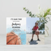 Blue Cloud Basketball Verjaardag Uitnodiging (Staand voorkant)