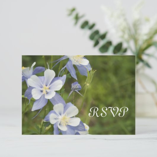 Blue Columbine Wedding RSVP Response Kaart (Staand voorkant)