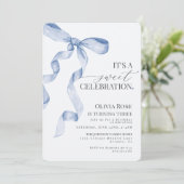 Blue Coquette Bow Girl Verjaardagsfeestje Uitnodig (Staand voorkant)