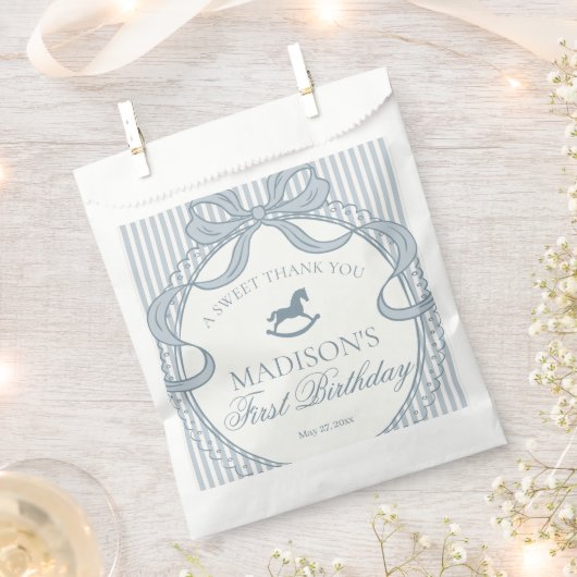 Blue Coquette Bow Rocking Horse Birthday Dessert Bedankzakje (Geknipt)