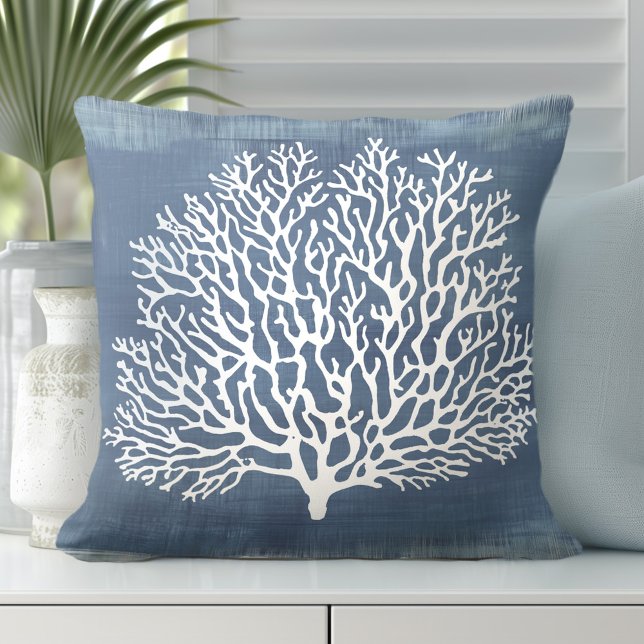 Blue Coral Decorative Pillow | kuststijl Kussen (Creator heeft geüpload)