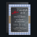 Blue Country Checkfish Boil Engagement Party Kaart<br><div class="desc">Een bijtende charme is terug te vinden in het ontwerp van de Groene Partij van het karton en de scripttekst "Crawfish Boil" met een lichtblauw en wit land cheque en burlap voorband achter een karton met de details in wit en een schattig klein kruipvat in rood. Op de achterzijde bevindt...</div>