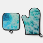 Blue Crush - Abstract Coastal Artwork  Ovenwant & Pannenlap Set (Voorkant)