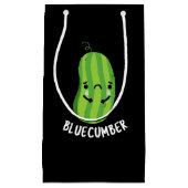Blue-cumber Funny Sad Veggie Cucumber Pun Dark BG Klein Cadeauzakje (Voorkant)