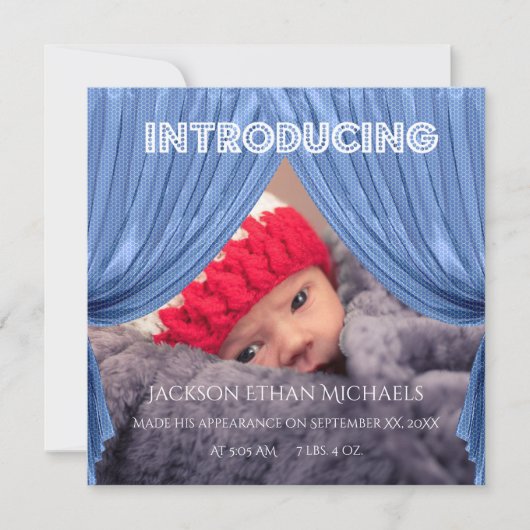 Blue Curtain Inleiding Geboorteaankondiging Kaart (Voorkant)