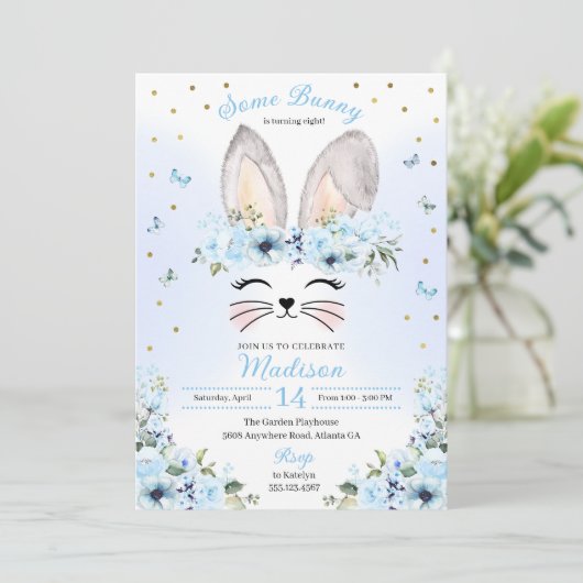 Blue Cute Rabbit Ears Floral Paasdag Kaart (Staand voorkant)