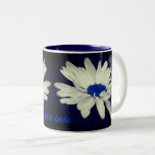 Blue Daisy Floral Art gepersonaliseerd Tweekleurige Koffiemok (Voorkant rechts)