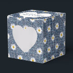 Blue Denim met Daisies Bedankdoosjes<br><div class="desc">Wit hart met pasgeboren namen op blauw jean denim en madeliefje.</div>