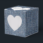 Blue Denim met Heart Favor Box Bedankdoosjes<br><div class="desc">Wit hart met nieuwe namen op de blauwe jean denim achtergrond.</div>