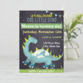 Blue Dinosaur Schaats Birthday Uitnodiging (Staand voorkant)