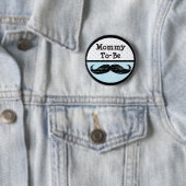 Blue Dot & Mustache Mama om Baby shower Button te  (In situ)