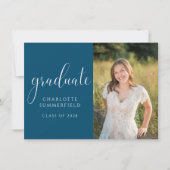 Blue Elegant Script Afstuderen Photo Invitation Kaart (Voorkant)