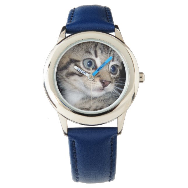 Blue Eyes Fluffy Grey Kitten Horloge (Voorkant)