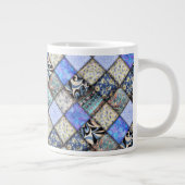 Blue Faux Patchwork Quilting Pattern Grote Koffiekop (Rechts)