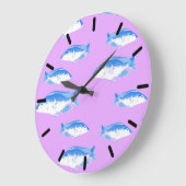 Blue fish on lilac grote klok (Hoek)