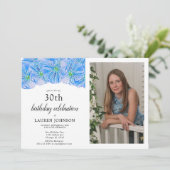 Blue Floral Adult Birthday Photo Invitation Aankondiging (Staand voorkant)