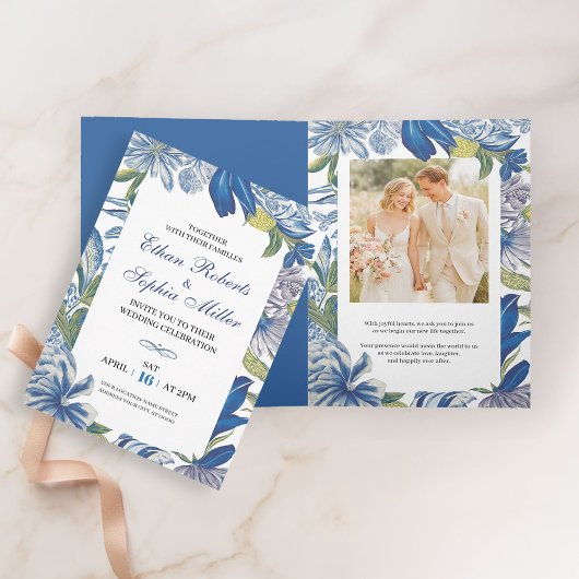 Blue Floral Classic Wedding Gevouwen Uitnodiging
