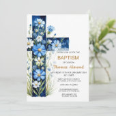 Blue Floral Cross Baptism Uitnodiging (Staand voorkant)
