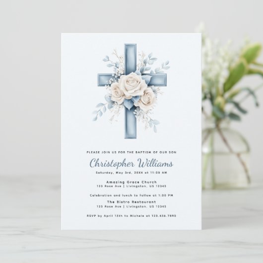 Blue Floral Cross Baptism Uitnodiging (Staand voorkant)