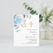 Blue floral cross boy budget doop uitnodiging (Staand voorkant)