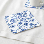 Blue Floral delftware  stijl botanisch Kartonnen Onderzetters<br><div class="desc">Voeg een vleugje tijdloze elegantie toe aan uw ruimte met dit botanische papieren onderzetter in de stijl van Blue Floral delftware, geïnspireerd op de iconische blauw-witte motieven van Dutch Delftware. De voorkant toont een delicaat bloemmotief in klassiek kobaltblauw, tegen een frisse witte achtergrond, waardoor elke kamer een verfijnd maar uitnodigend...</div>
