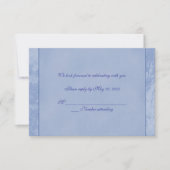 Blue Floral Embossed RSVP Kaart (Voorkant)