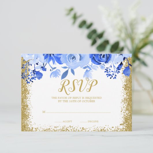 Blue Floral Faux Gold Glitter Quinceanera RSVP Kaartje (Staand voorkant)