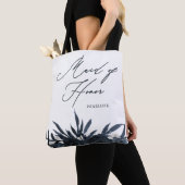 Blue Floral met Maid of Honor Script Tote Bag (Dichtbij)