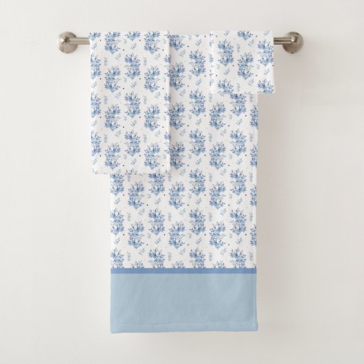 Blue Floral Pattern Bad Handdoek (Insitu)