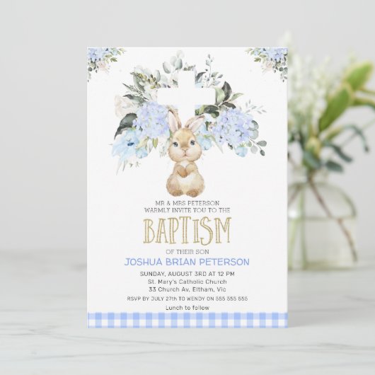 Blue Floral Pset Bunny Rabbit Baptism Invitation Kaart (Staand voorkant)