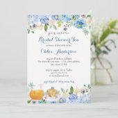 Blue Floral Teacup Bruids Douche Uitnodiging (Staand voorkant)